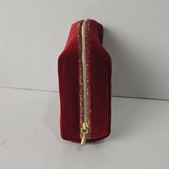 Chanel red cosmetic pouch - Picture 2 of 8